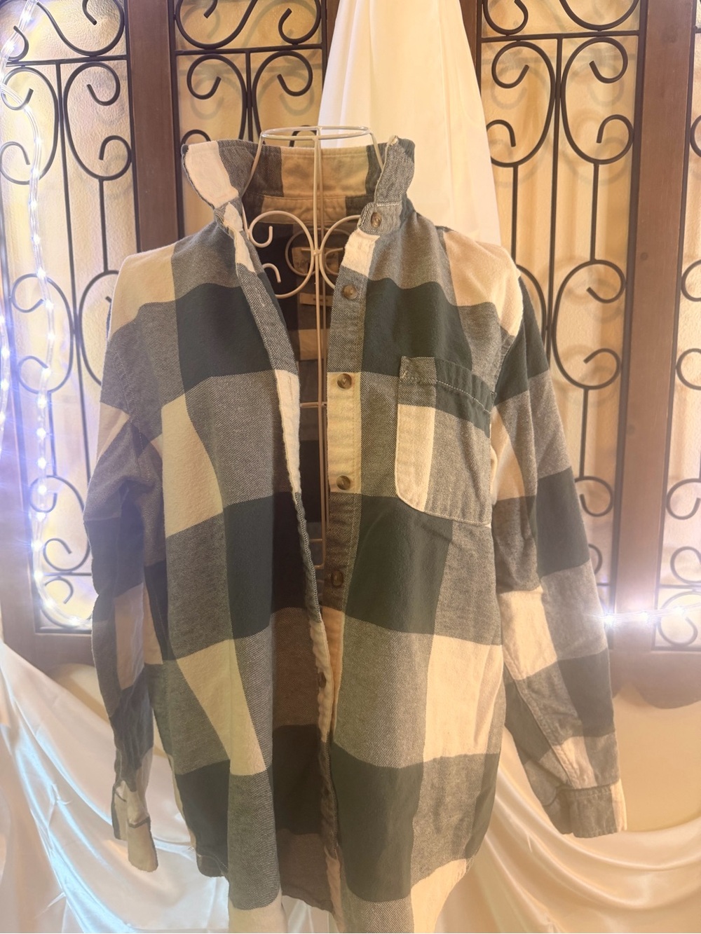 Woman Lightweight Buffalo Plaid Shacket Jacket - Green & Cream
